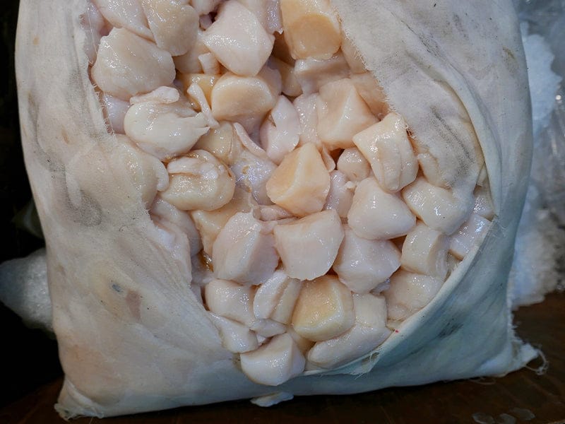 Product Image: Fulton's Finest Wild Colossal Dry Sea Scallops - 1lb